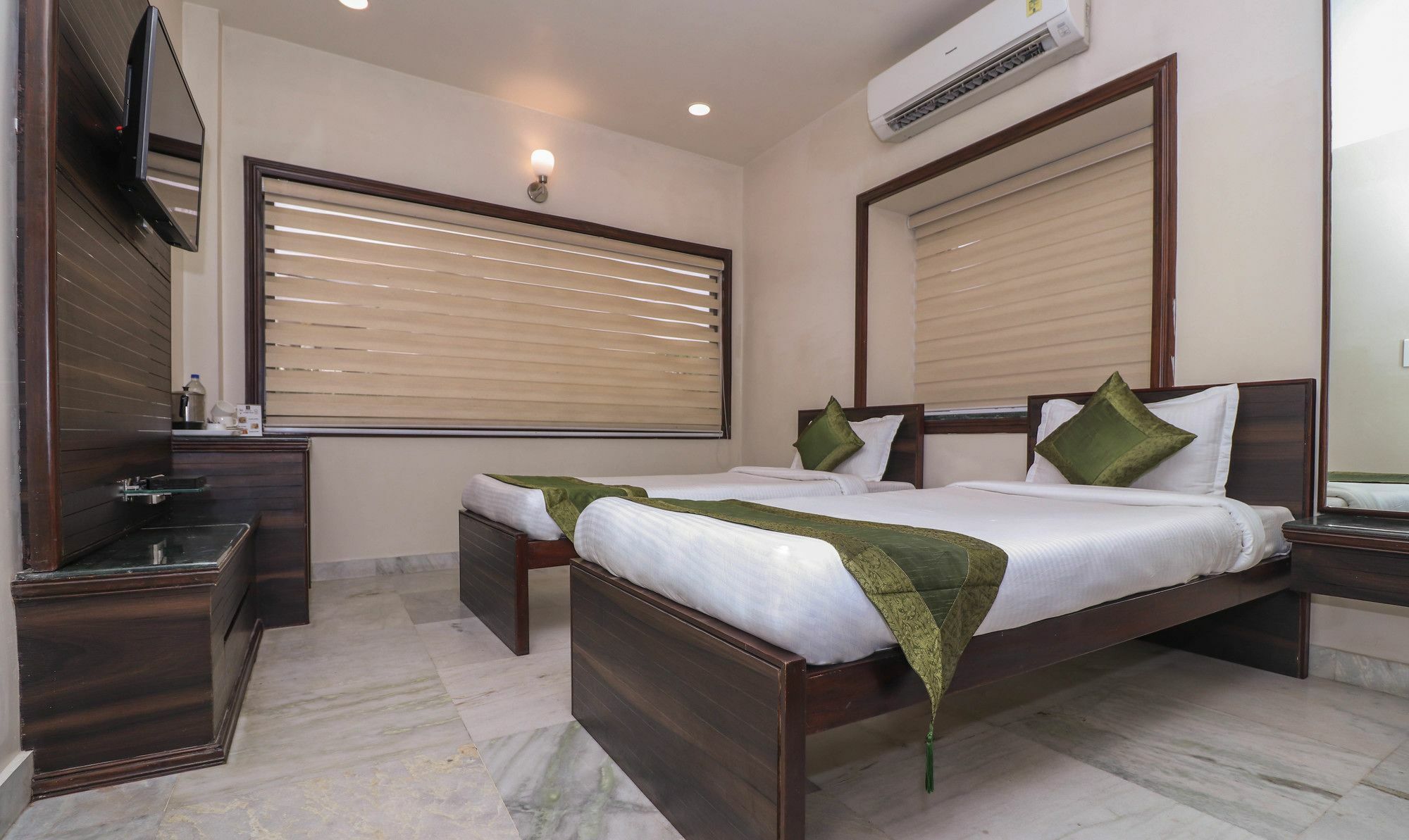 Capital O 8318 Beeu Guest House Liluāh Buitenkant foto